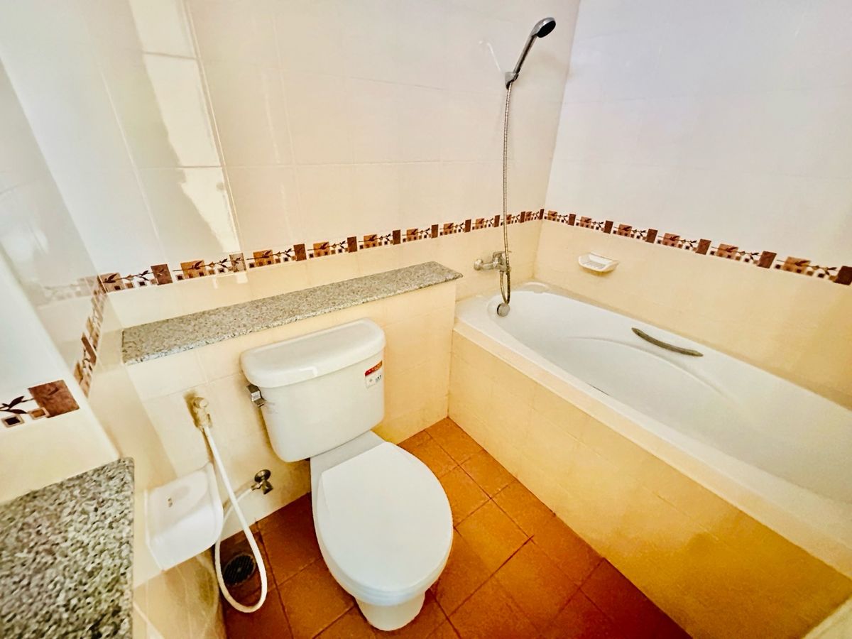 ขายคอนโดศรีราชา แหลมฉบัง บ้านบึง : ศรีราชา คอนโด วิว ห้องหัวมุม 47.65 ตรม. ชั้น 11 ถนนสุรศักดิ์ 1 ตำบลศรีราชา อำเภอศรีราชา จังหวัดชลบุรี