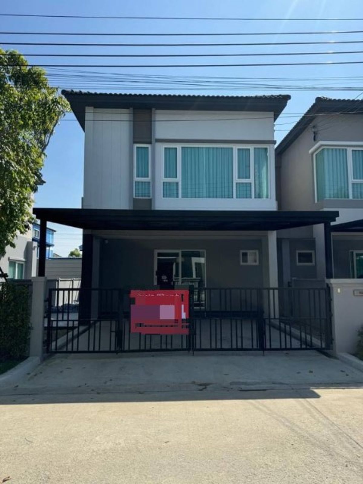For RentHouseBangna, Bearing, Lasalle : 2 -storey twin house for rent, GRAND PLENO (Mega Bangna) project, fully air furniture There are 3 bedrooms, 3 bathrooms. Rental price 55,000 baht per month