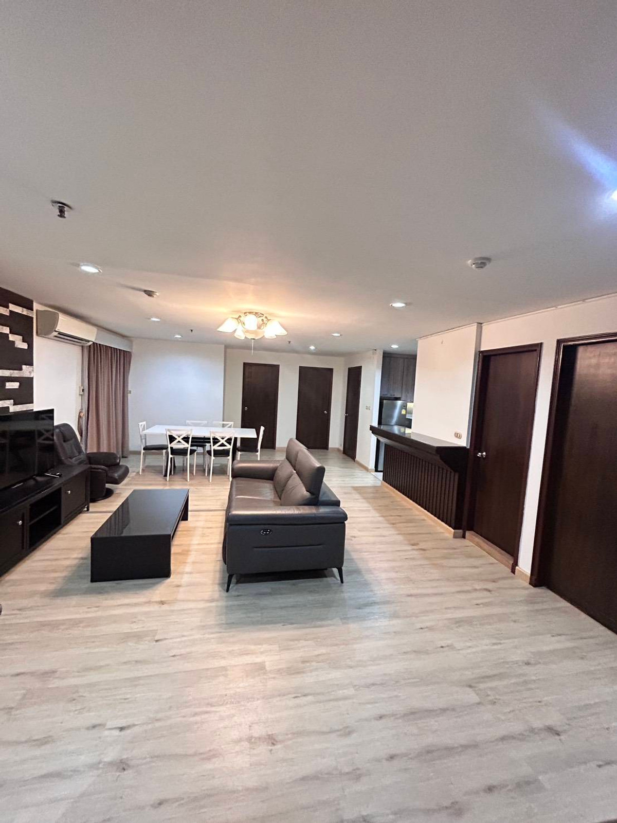 ให้เช่าคอนโดสุขุมวิท อโศก ทองหล่อ : ให้เช่า คอนโด  2 ห้องนอน ขนาด150 ตรม. สุขุมวิท39 BTS พร้อมพงษ์