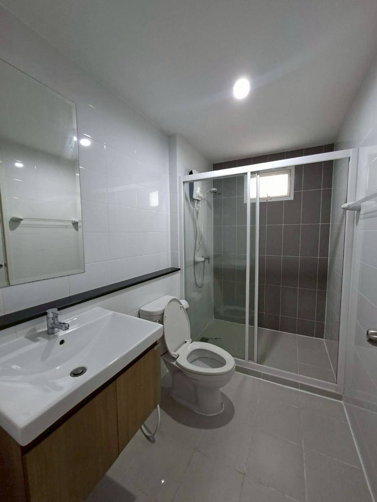 For RentSamut Prakan,Samrong : Twin house for the Village, The Village Exclusive Bang Na Km. 10, ready (N.1745)