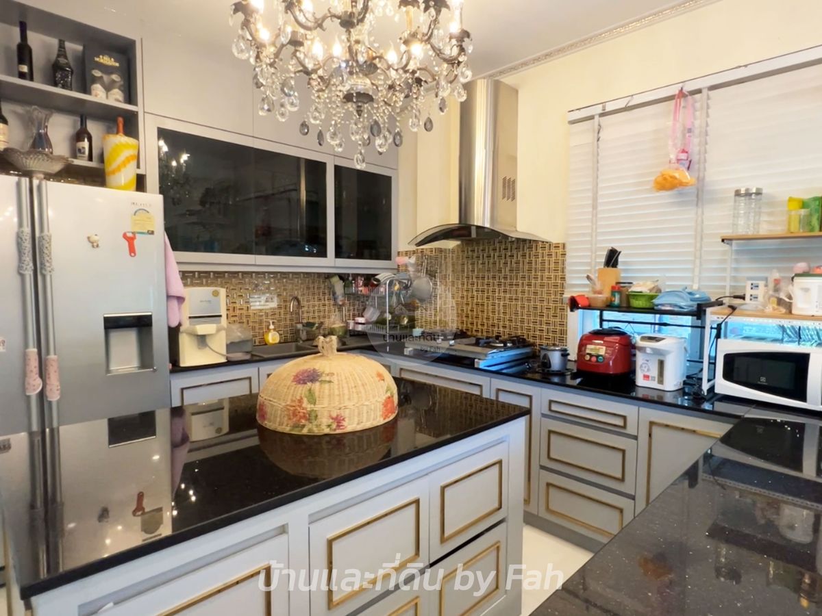 ขายบ้านพัฒนาการ ศรีนครินทร์ : ขายบ้านเดี่ยว 200 ตรว. 5 นอน 5น้ำ ม.เสรีวิลล่า ใกล้สวนหลวงร.9  ทำเลดี สวยใหม่ พร้อมอยู่ 