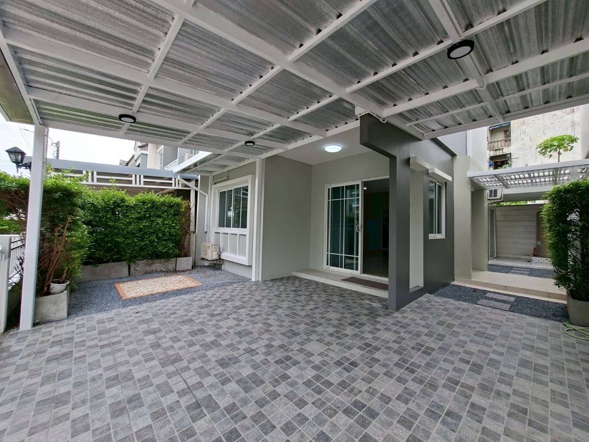 For RentSamut Prakan,Samrong : Twin house for the Village, The Village Exclusive Bang Na Km. 10, ready (N.1745)