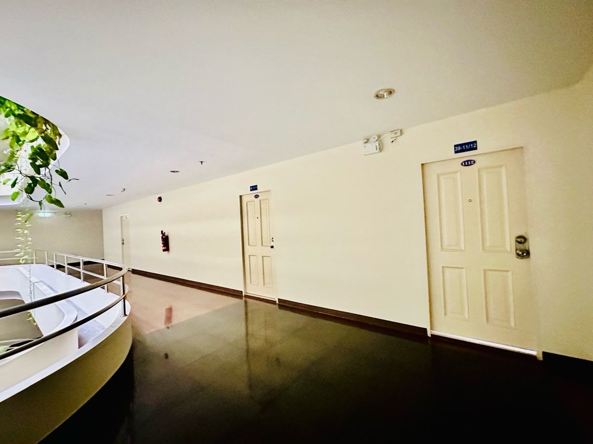 ขายคอนโดศรีราชา แหลมฉบัง บ้านบึง : ศรีราชา คอนโด วิว ห้องหัวมุม 47.65 ตรม. ชั้น 11 ถนนสุรศักดิ์ 1 ตำบลศรีราชา อำเภอศรีราชา จังหวัดชลบุรี