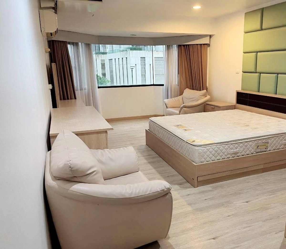 For RentCondoSukhumvit, Asoke, Thonglor : Condo for rent 2 bedrooms, 140-150 sqm. Ban Suan Phet Project, near BTS Phrom Phong and BTS Sukhumvit