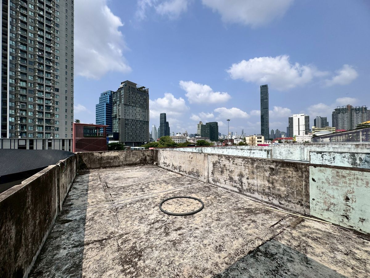 For SaleShop HouseSukhumvit, Asoke, Thonglor : Sell ​​4.5 -storey commercial building, suitable for trading Soi Ekkamai 30 (N.563)