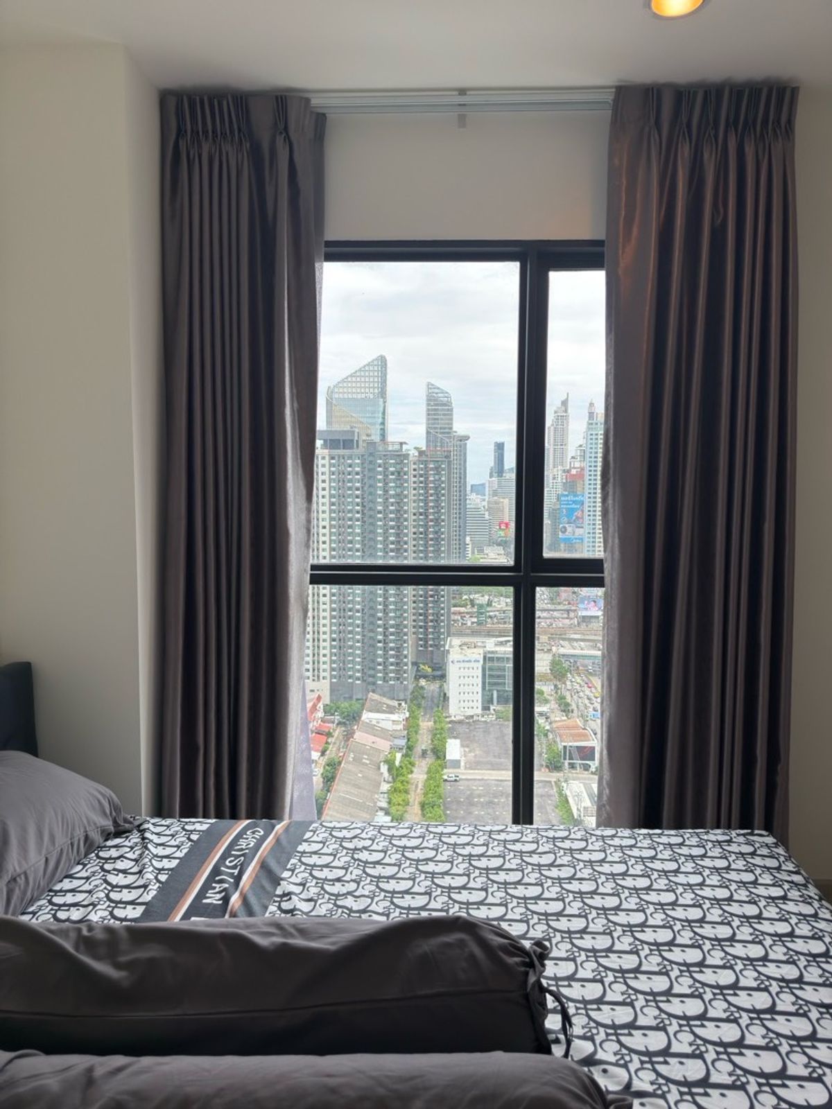 ให้เช่าคอนโดพระราม 9 เพชรบุรีตัดใหม่ RCA : 🔥2BR 20K Rama 9 🌟 Renovated🔥