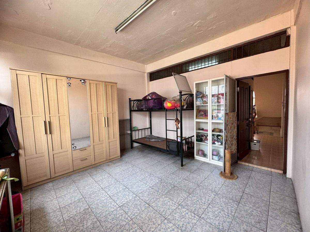 For SaleShop HouseSukhumvit, Asoke, Thonglor : Sell ​​4.5 -storey commercial building, suitable for trading Soi Ekkamai 30 (N.563)