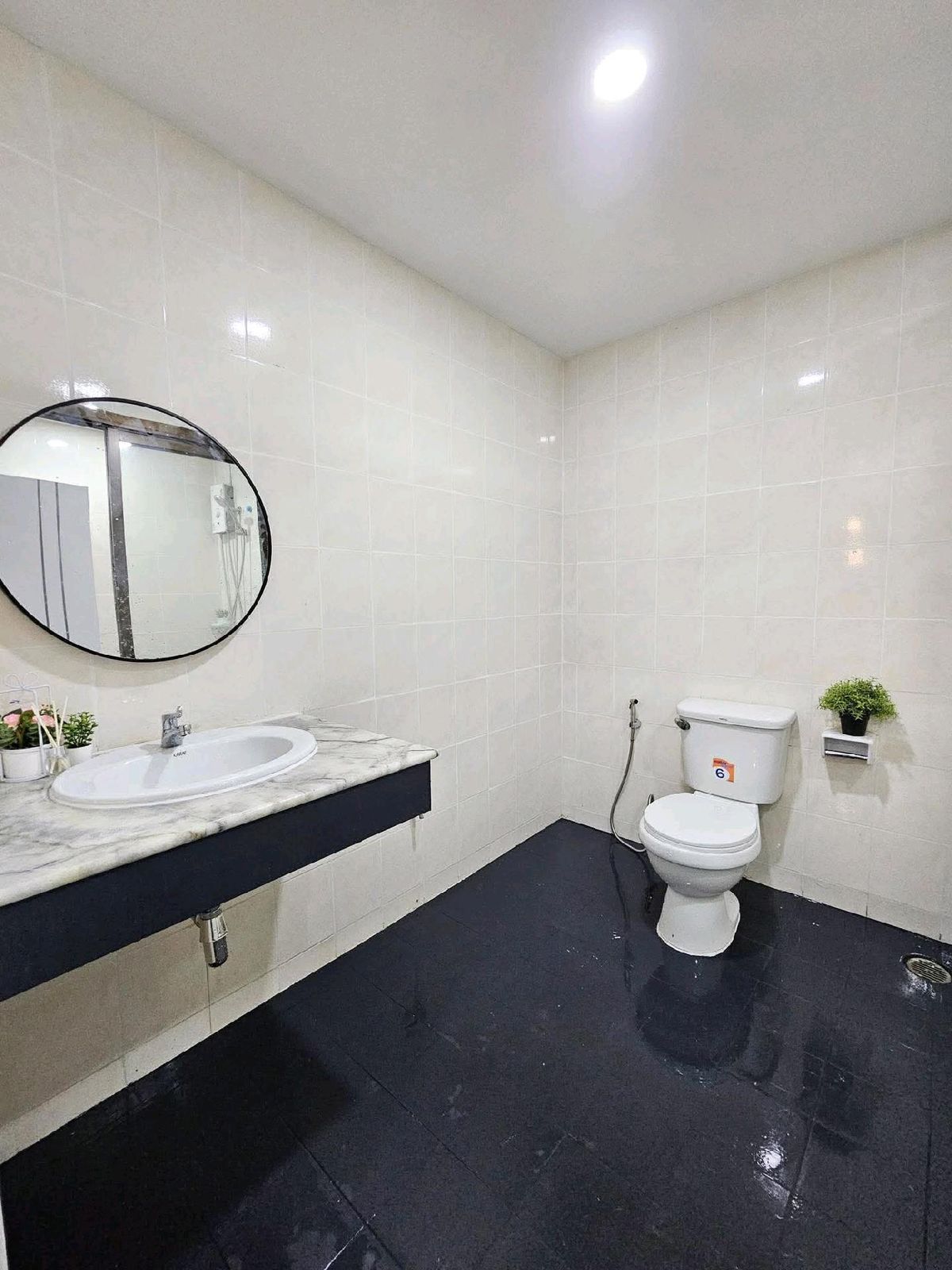 ขายคอนโดพัฒนาการ ศรีนครินทร์ : ขายคอนโด 2 ห้องนอนเดอะทรีโอการ์เด้น ขนาด 64 ตารางเมตร ใกล้รถไฟฟ้าเดินเพียง 2 นาที