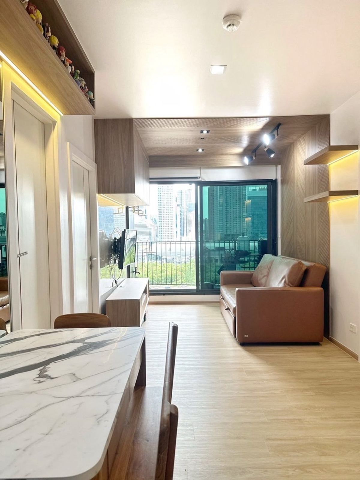 ให้เช่าคอนโดพระราม 9 เพชรบุรีตัดใหม่ RCA : 🔥Rent 2BR 2BR🔥59sqm🔥Floor14🔥42,000/month🔥@ Life Asoke-Rama9