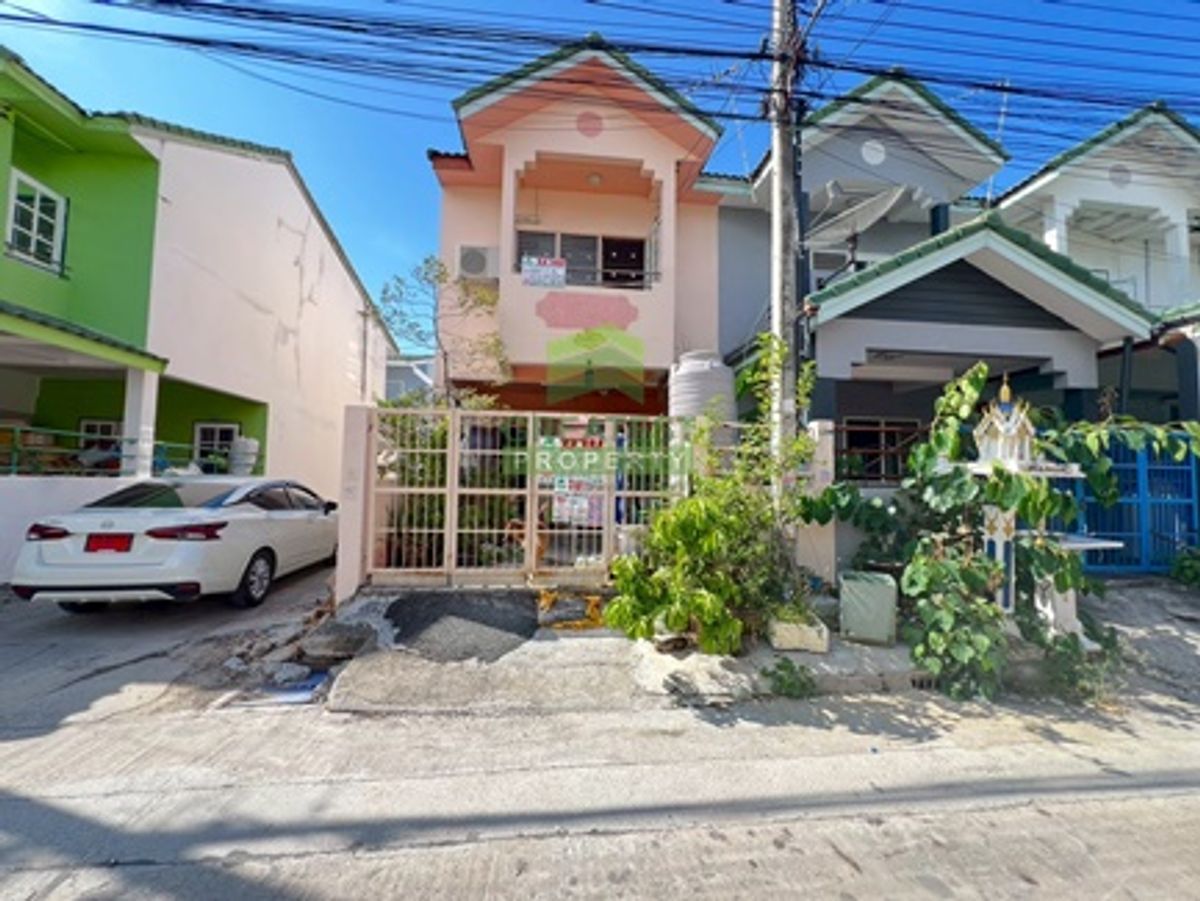 ขายทาวน์โฮมสมุทรปราการ สำโรง : ขายถูก ทาวน์เฮ้าส์แปลงริม หมู่บ้านอุบลศรี แพรกษา เนื้อที่ 18 ตร.ว ทำเลดี ใกล้รถไฟฟ้า