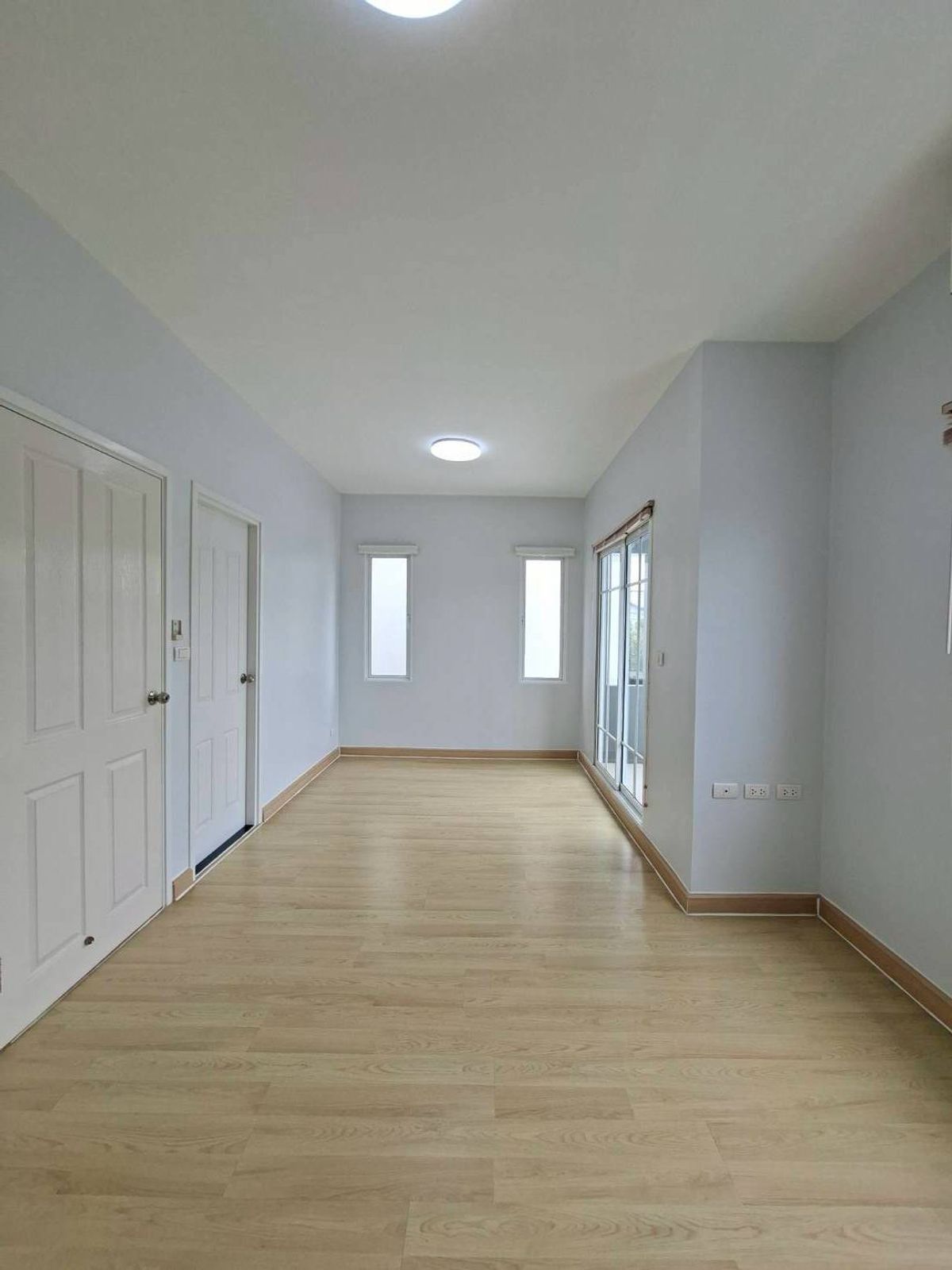 For RentSamut Prakan,Samrong : Twin house for the Village, The Village Exclusive Bang Na Km. 10, ready (N.1745)