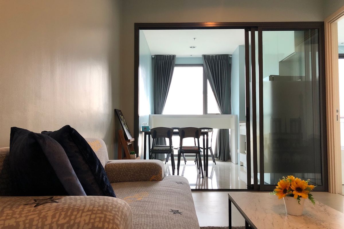 For RentCondoRama9, Petchburi, RCA : !! Beautiful room for rent RHYTHM Sukhumvit 42, near BTS Ekkamai