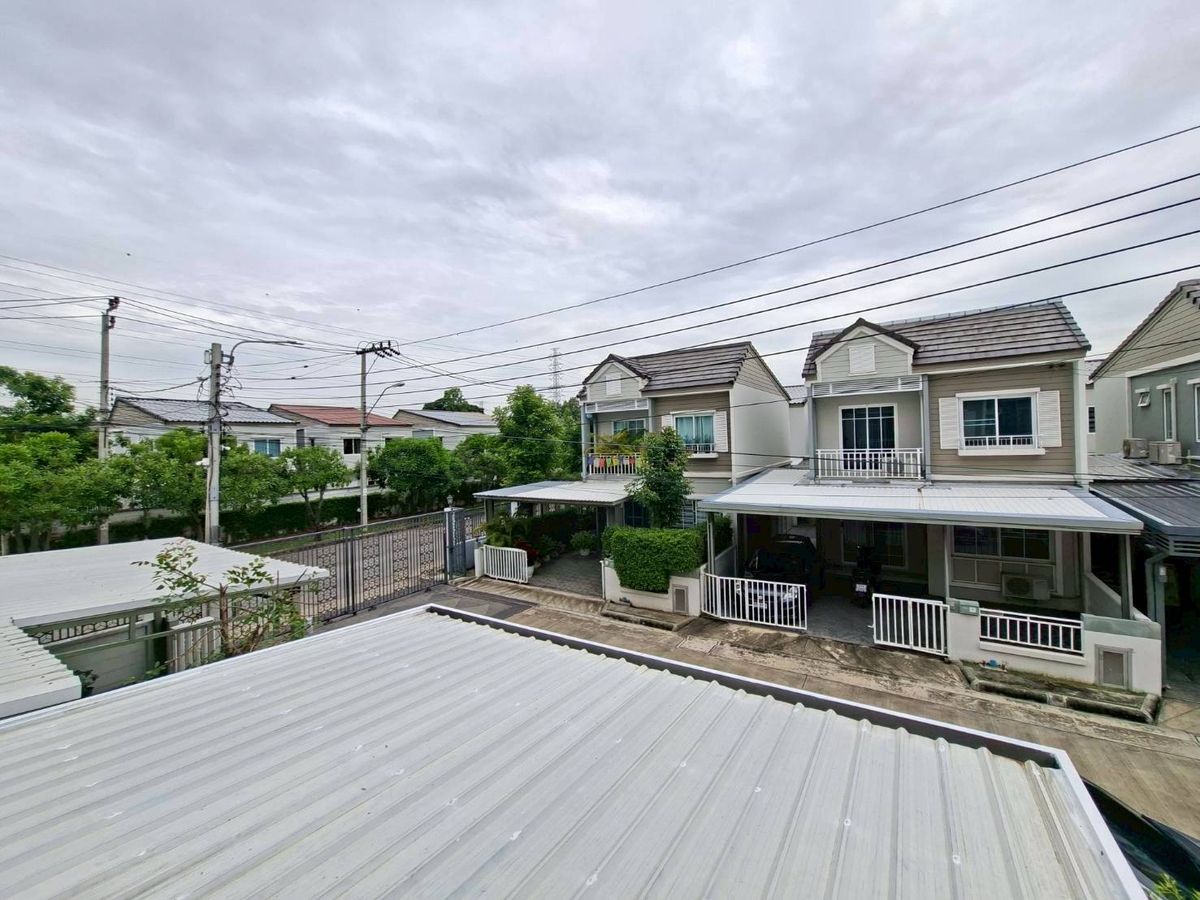 For RentSamut Prakan,Samrong : Twin house for the Village, The Village Exclusive Bang Na Km. 10, ready (N.1745)