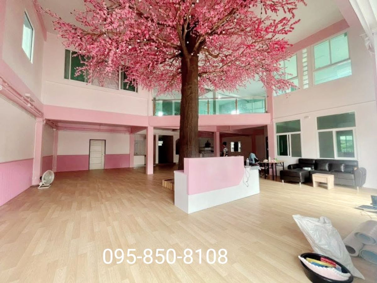 ให้เช่าอาคารพาณิชย์พัฒนาการ ศรีนครินทร์ : ให้เช่า ออฟฟิศสำนักงาน อาคารพาณิชย์ 4 ชั้น 9 ห้องทำงาน  ย่านพัฒนาการ  ค่าเช่า 80000 บาท เหมาะทำคลีนิค ออฟฟิศ สถาบันสอนพิเศษ ขายสินค้า ออนไลน์