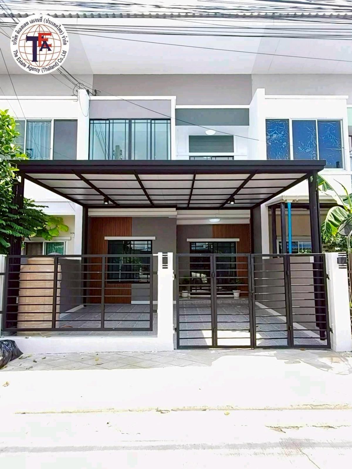 ขายทาวน์โฮมลาดกระบัง สุวรรณภูมิ : ขาย ทาวน์โฮม 2 ชั้น หมู่บ้านราชพฤกษ์ สุวรรณภูม-ิลาดกระบัง เฟส 2 ฉลองกรุง 61 นิคมอุตสาหกรรมลาดกระบัง ศูนย์กีฬาเฉลิมพระเกียรติ วิทยาลัยเทคนิคกาญจนาภิเษก รร.สารสาสน์ สนามบินสุวรรณภูมิ Airport Link รร บดินทรเดชา รพ.นพรัตน์ ม.เทคโนโลยีพระจอมเกล้าเจ้าคุณทหาร