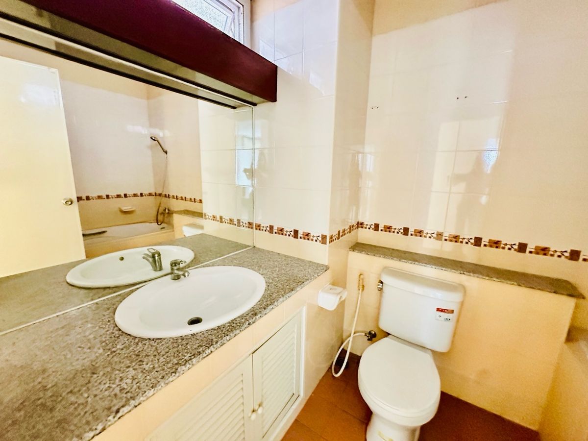 ขายคอนโดศรีราชา แหลมฉบัง บ้านบึง : ศรีราชา คอนโด วิว ห้องหัวมุม 47.65 ตรม. ชั้น 11 ถนนสุรศักดิ์ 1 ตำบลศรีราชา อำเภอศรีราชา จังหวัดชลบุรี