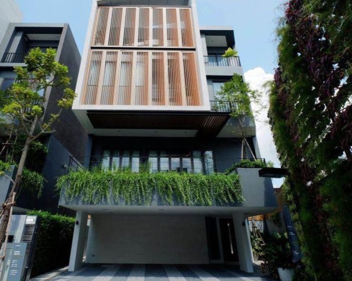 ให้เช่าบ้านอ่อนนุช อุดมสุข : Arna Ekkamai : บ้านเดี่ยวระดับ Super Luxury พร้อมลิฟต์