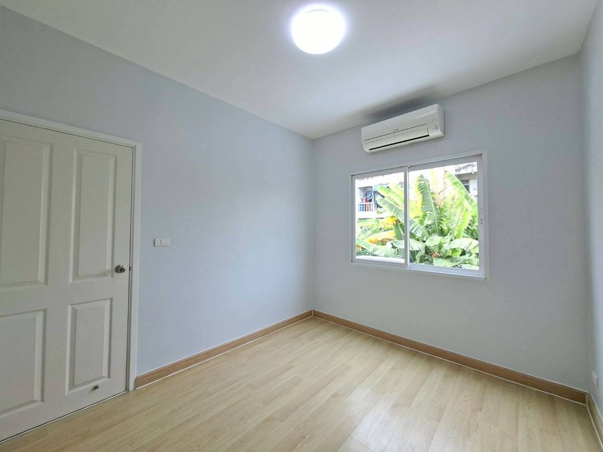 For RentSamut Prakan,Samrong : Twin house for the Village, The Village Exclusive Bang Na Km. 10, ready (N.1745)