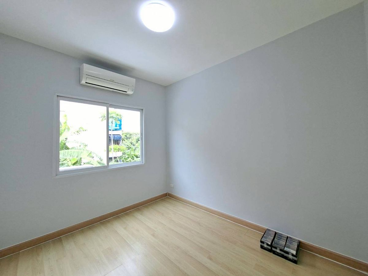 For RentSamut Prakan,Samrong : Twin house for the Village, The Village Exclusive Bang Na Km. 10, ready (N.1745)