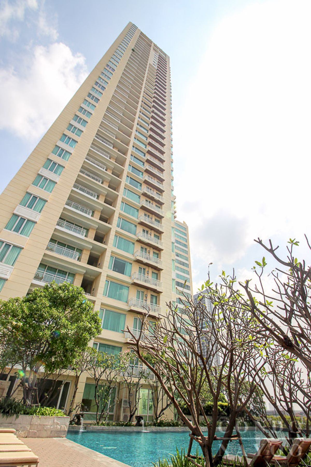 For SaleCondoSathorn, Narathiwat : For Sale The Empire Place 3beds 3Baths + Maid Room Size 137 SQ.M.  *** Rare Unit ***