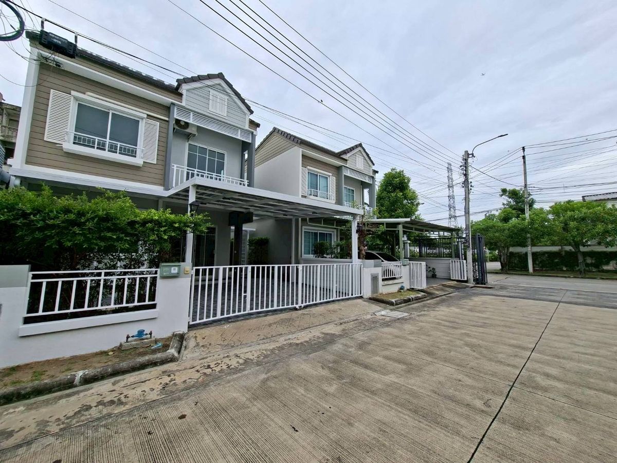 For RentSamut Prakan,Samrong : Twin house for the Village, The Village Exclusive Bang Na Km. 10, ready (N.1745)