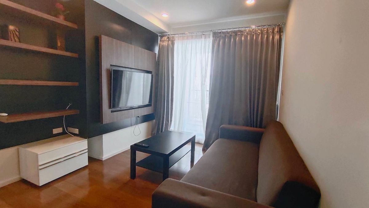 ให้เช่าคอนโดนานา : Condo for rent :  15 Sukhumvit Residence (BTS Nana )(Rt-01)