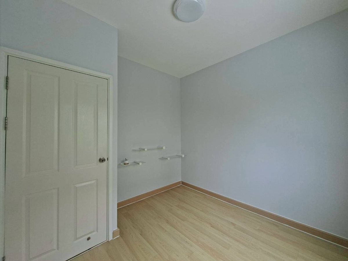 For RentSamut Prakan,Samrong : Twin house for the Village, The Village Exclusive Bang Na Km. 10, ready (N.1745)