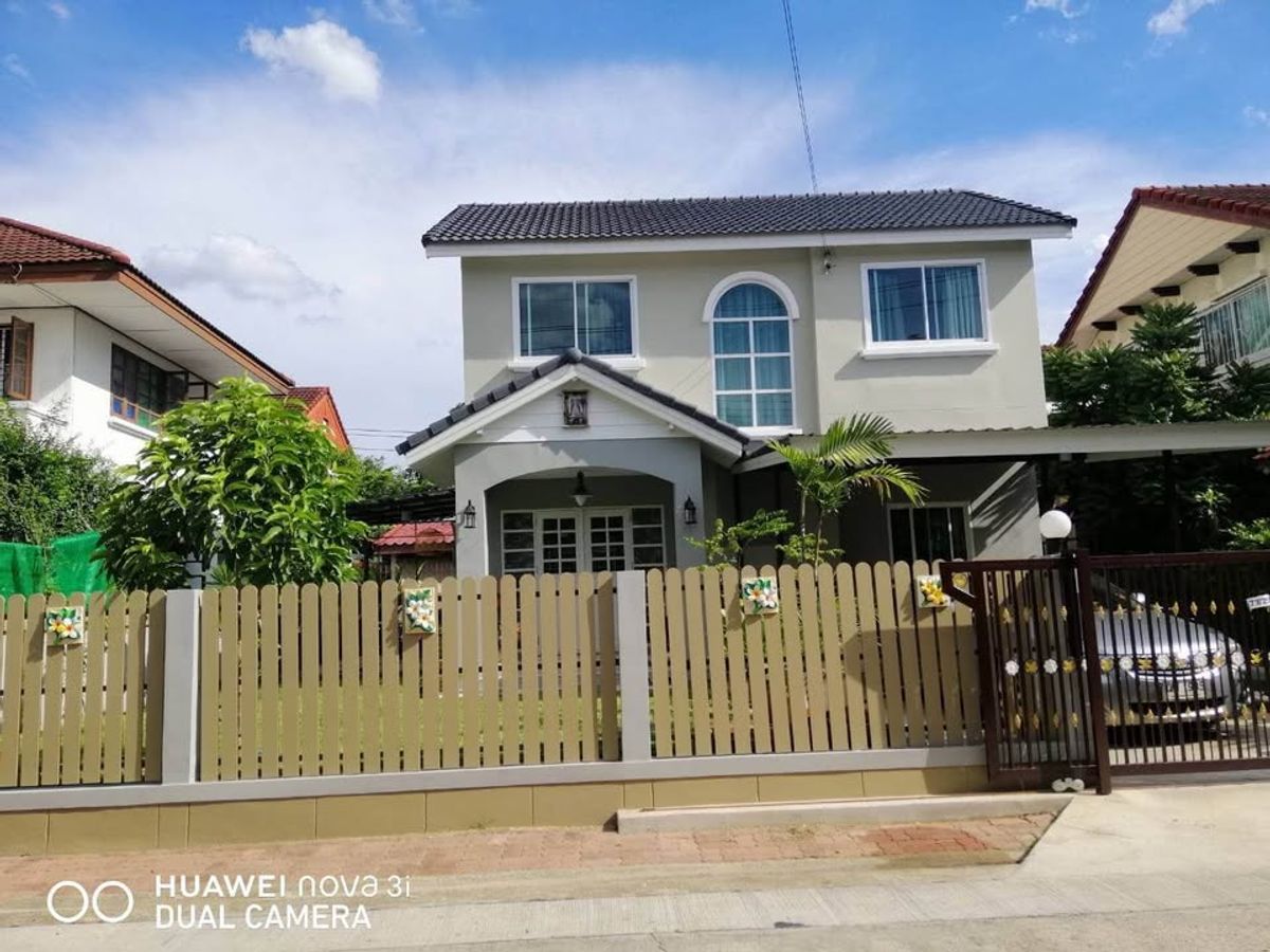 For RentHouseNawamin, Ramindra : 🌿🏡 Detached house for short -term projects in quality projects - suitable for foreigners /explores as a family 📍 Chollada Sai Sai 34 project by Land & Houss. The best location in the Silk Road. There is a lake within the project. The atmosphere is as quie