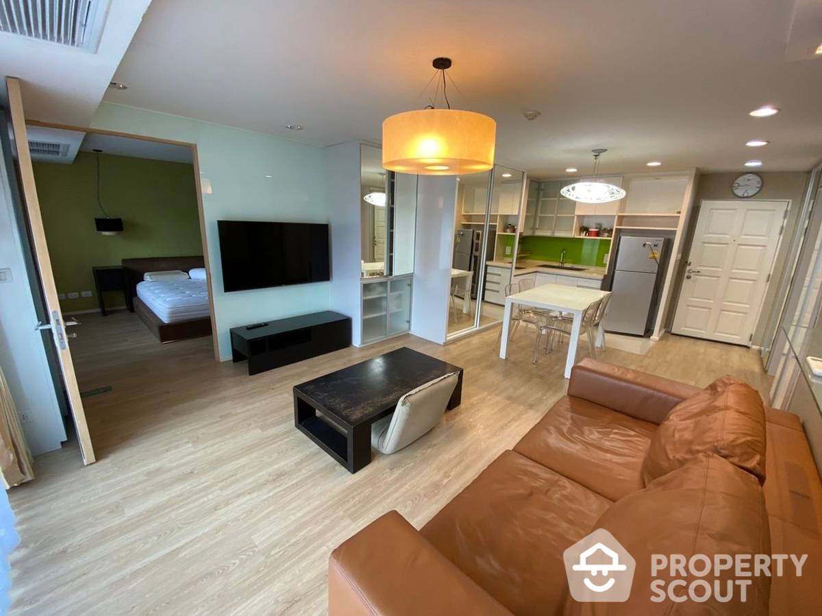 For SaleCondoSilom, Saladaeng, Bangrak : 2-BR Condo at Pabhada Silom Condominium near BTS Saint Louis