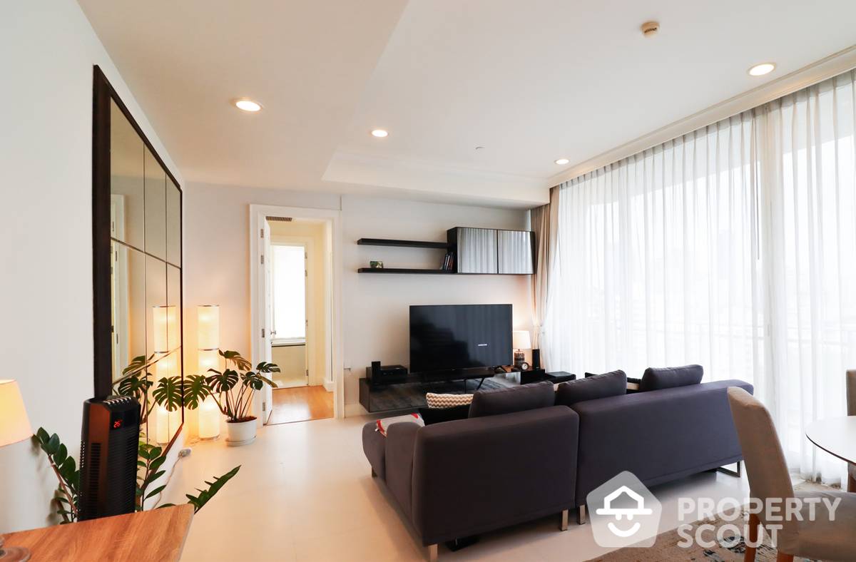 ขายคอนโดสุขุมวิท อโศก ทองหล่อ : คอนโด 2-ห้องนอน ที่ รอย์ช ไพรเวท เรสซิเดนซ์ส ใกล้ MRT สุขุมวิท