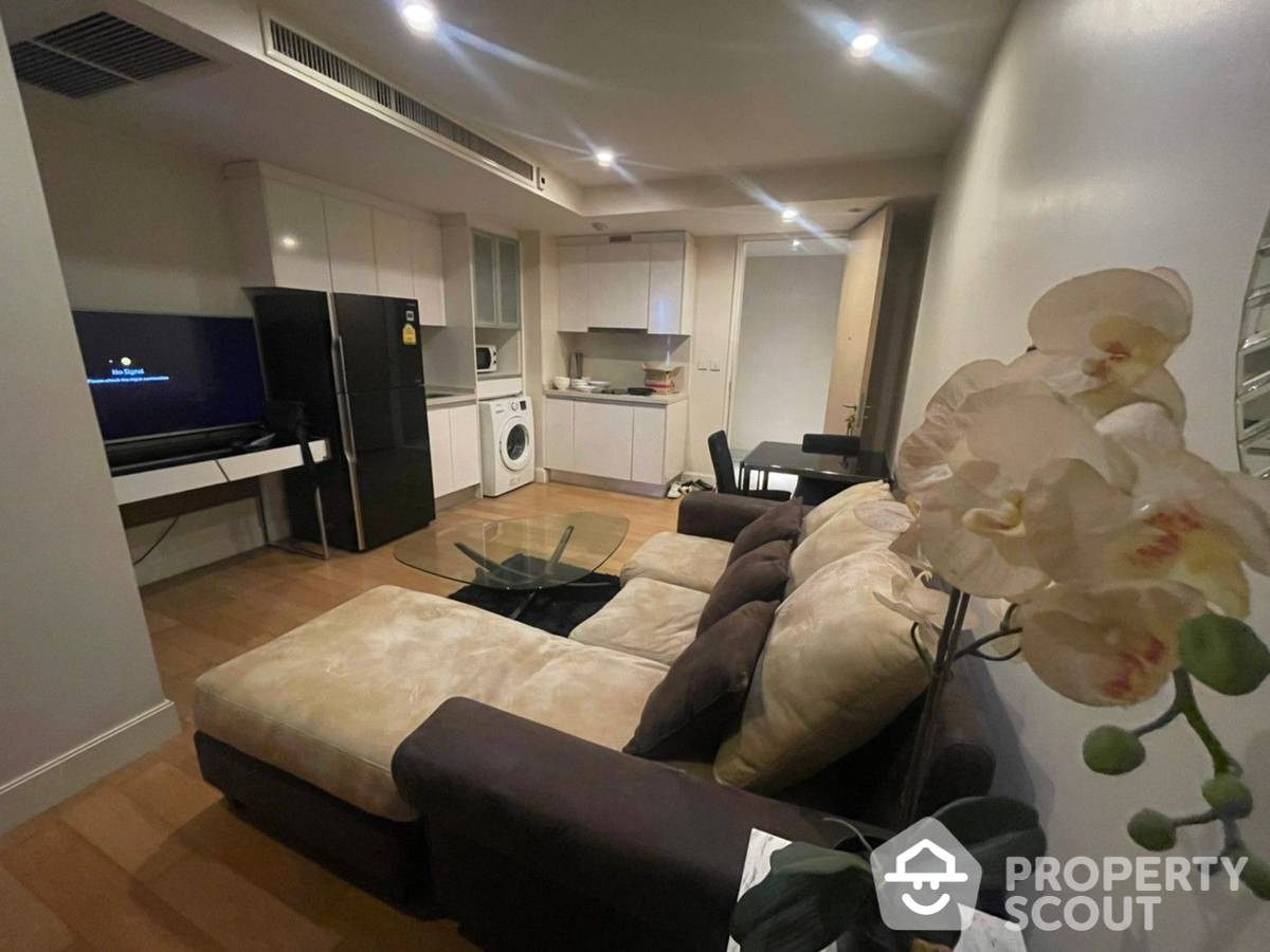For SaleCondoSathorn, Narathiwat : 1-BR Condo at Collezio Sathorn-Pipat near BTS Chong Nonsi