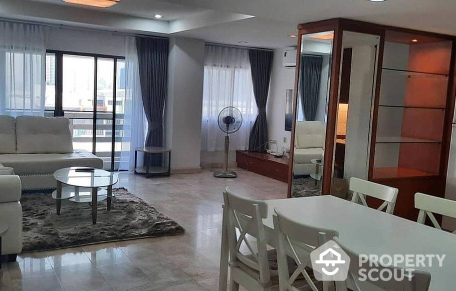 For SaleCondoSukhumvit, Asoke, Thonglor : 3-BR Condo at Ruamjai Heights Condominium near ARL Makkasan
