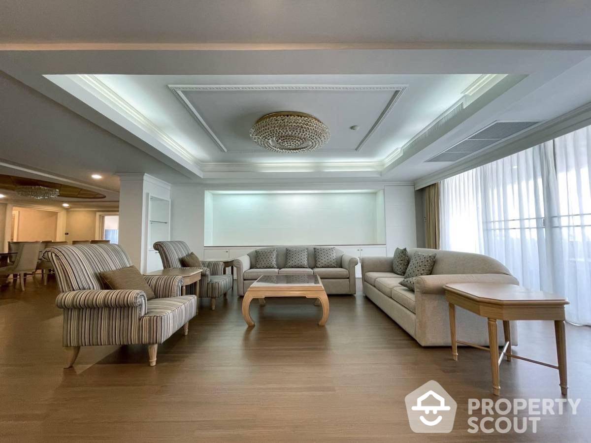 For RentCondoSukhumvit, Asoke, Thonglor : 4-BR Condo at Oriental Towers Condominium near BTS Ekkamai