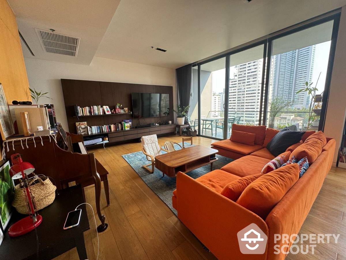 For RentCondoSukhumvit, Asoke, Thonglor : 2-BR Condo at Domus Condominium near BTS Asok