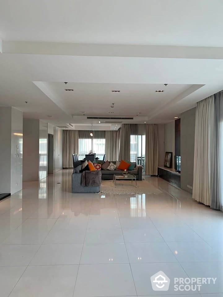 For RentCondoWitthayu, Chidlom, Langsuan, Ploenchit : 4-BR Serviced Apt. near BTS Phloen Chit