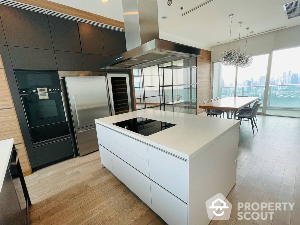 For SaleCondoSukhumvit, Asoke, Thonglor : 3-BR Condo at Millennium Residence @ Sukhumvit Condominium near BTS Phrom Phong