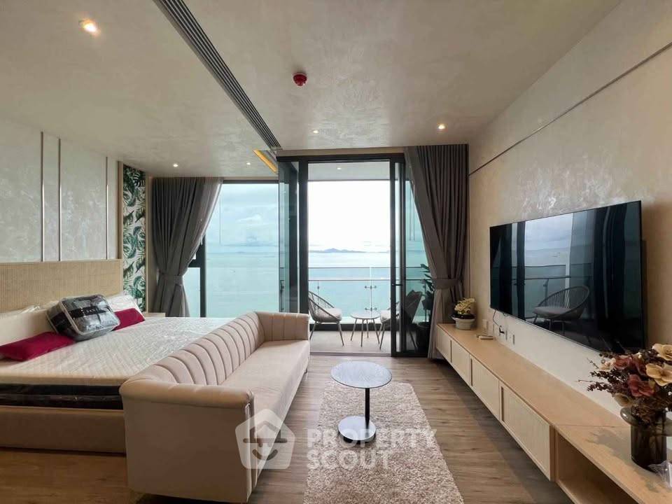 For RentCondoPattaya, Bangsaen, Chonburi : 1-BR Condo at AROM WONGAMAT close to Sanctuary of Truth