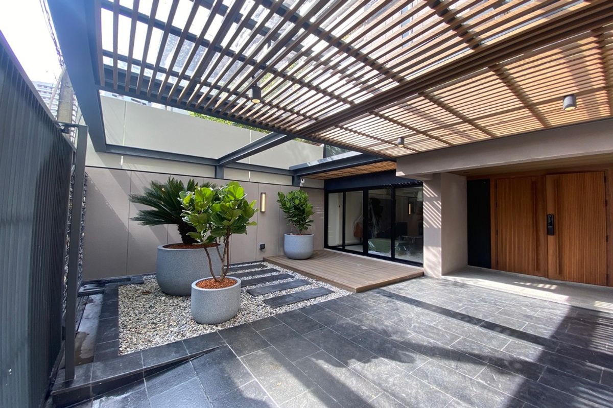 ทาวน์โฮมสุขุมวิท อโศก ทองหล่อ : 🔥 สำหรับขาย - เช่า !! ทาวน์เฮ้าส์ !!🔥 Code C20250600019..........Townhouse in Phromphong, 3 ห้องนอน, 4 ห้องน้ำ, 4 ชั้น, แต่งครบ, พร้อมเข้าอยู่, ราคาพิเศษ!!📣📣