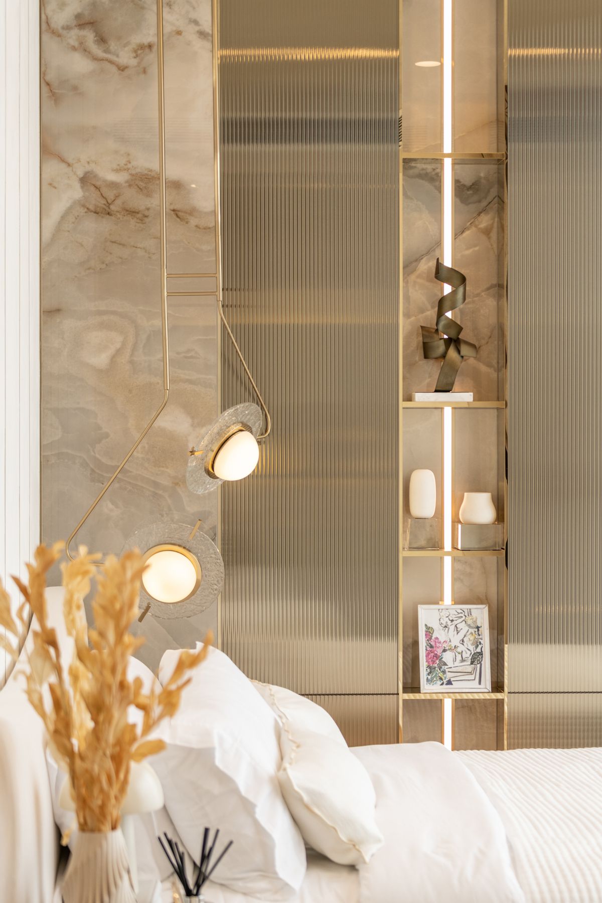 ขายคอนโดสาทร นราธิวาส : High rise 2 ห้องนอน ติด BTS สถานีเซ็นหลุยส์ 081-245-7349