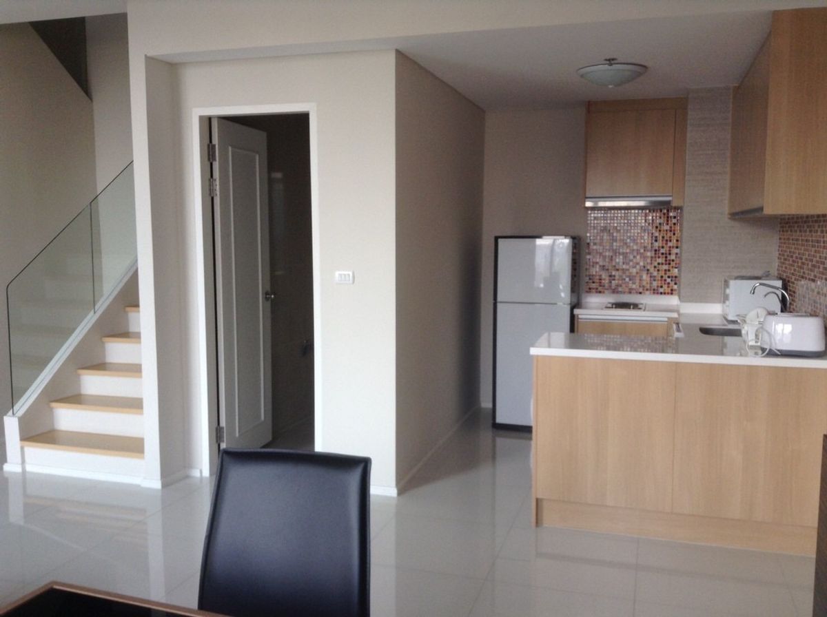 ให้เช่าคอนโดพระราม 9 เพชรบุรีตัดใหม่ RCA : villa asoke 1ห้องนอน 2ห้องน้ำ (Duplex) วิลล่า อโศก