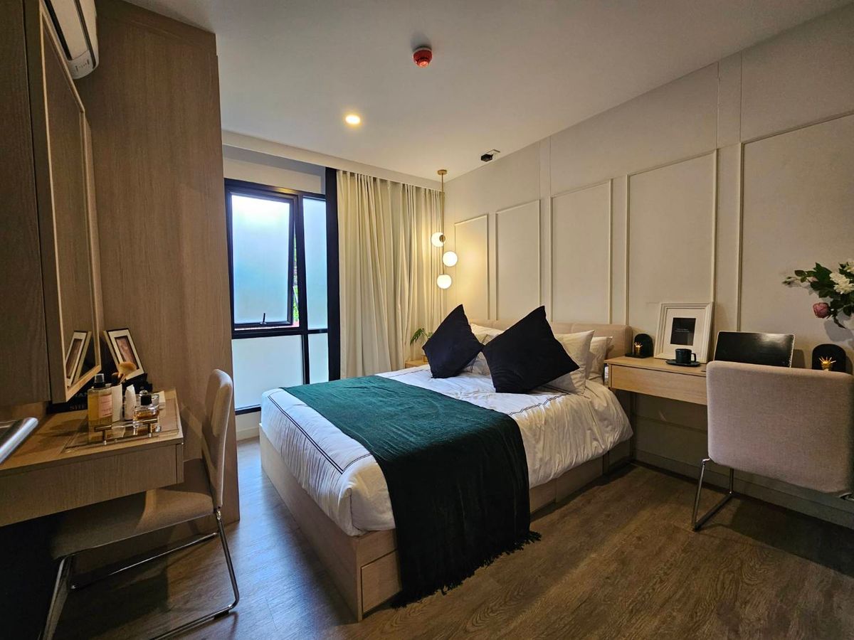 For SaleCondoSathorn, Narathiwat : Last Unit!!! Pool View 2 bed The Shade Sathorn close to MRT Klongtoei Station 081-245-7349