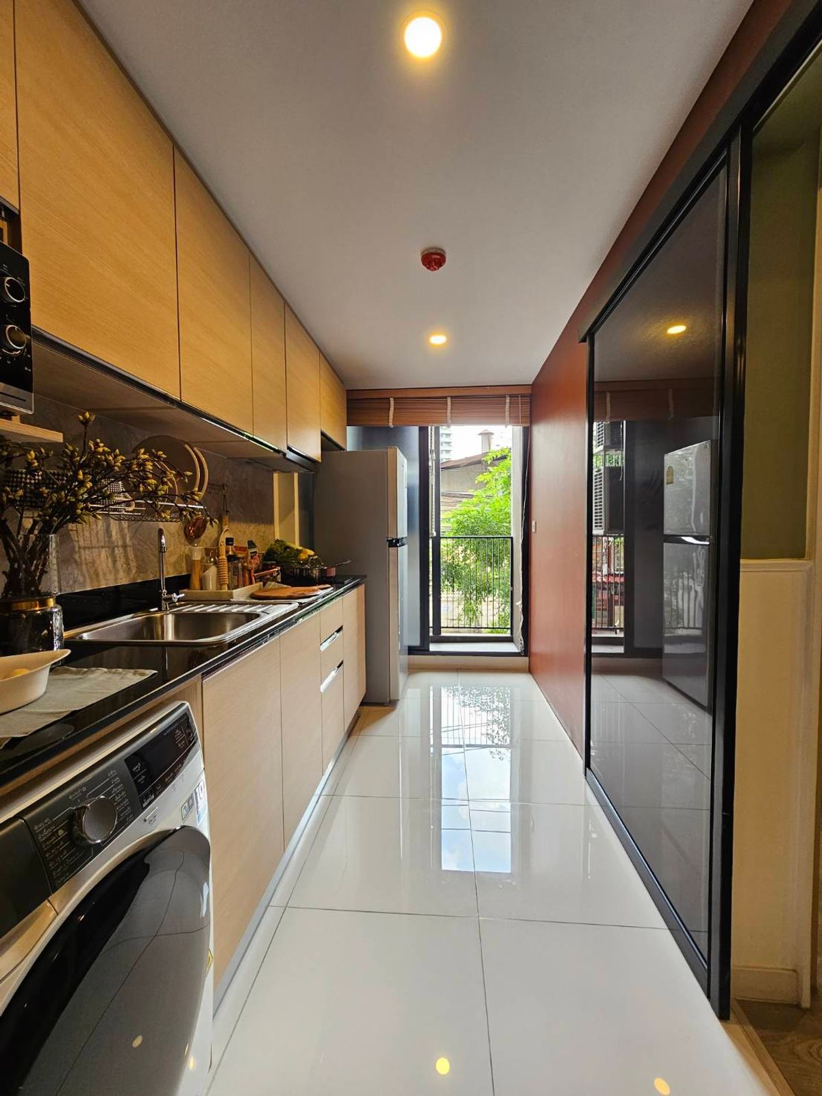 For SaleCondoSathorn, Narathiwat : Last Unit!!! Pool View 2 bed The Shade Sathorn close to MRT Klongtoei Station 081-245-7349