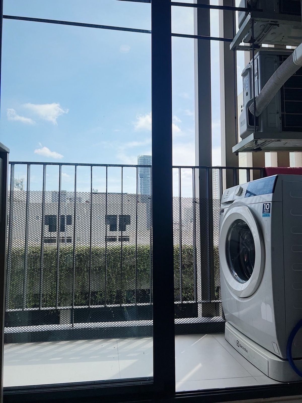 ให้เช่าคอนโดอ่อนนุช อุดมสุข : ให้เช่า IKON 77 ชั้น8 ห้องมุม  ตร.ม ชั้น8 ติดศูนย์การค้า People Park,ใกล้บีทีเอสอ่อนนุช มีรถรับส่ง ห้องสวย เฟอร์ครบ พร้อมเข้าอยู่ ราคา 14,000 บาท