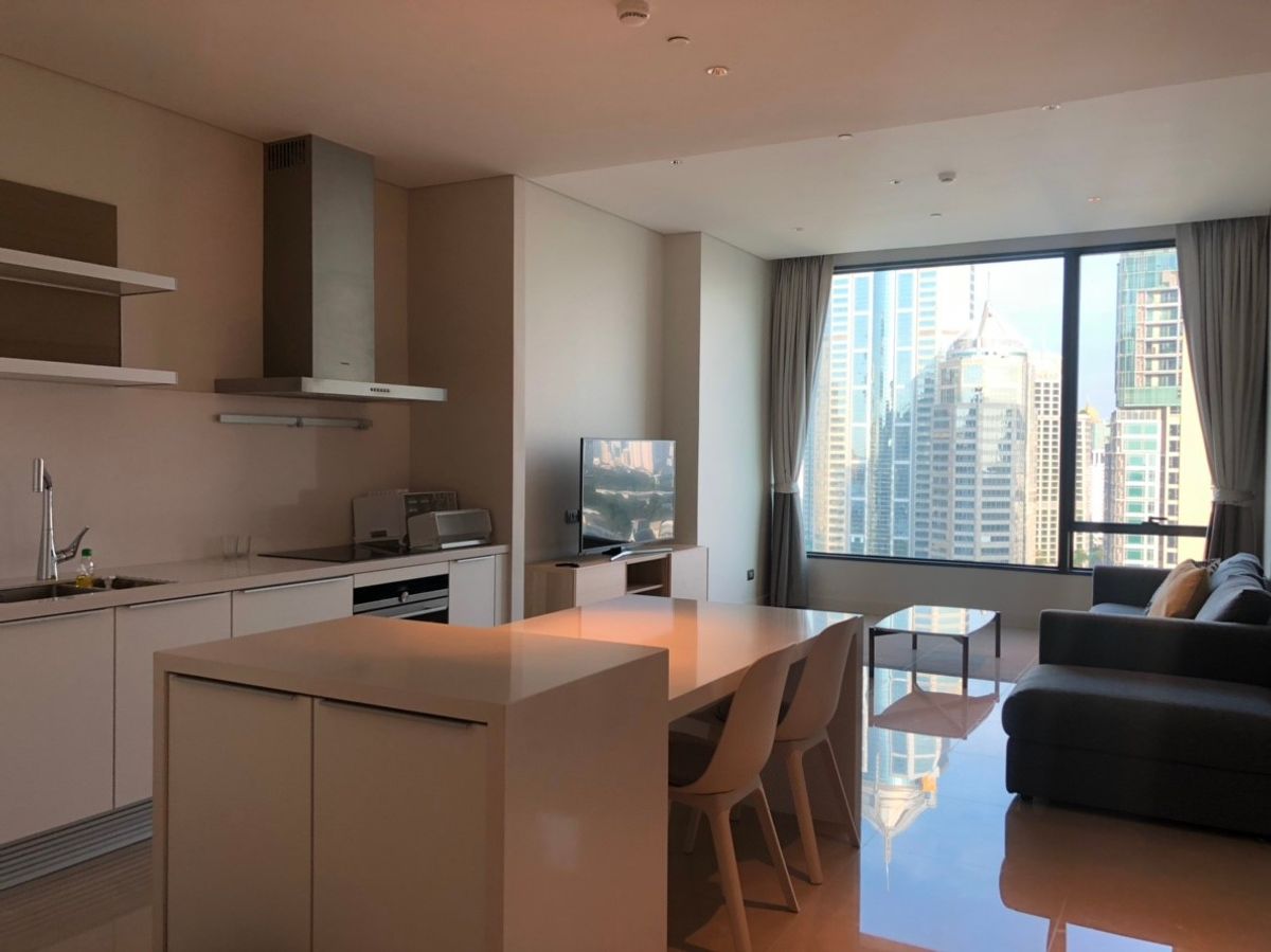 For RentCondoWitthayu, Chidlom, Langsuan, Ploenchit : Sinhorn Residence Luxury Condo 1 Bed 75 SQ.M. 🔥 Ready to Move in 🔥