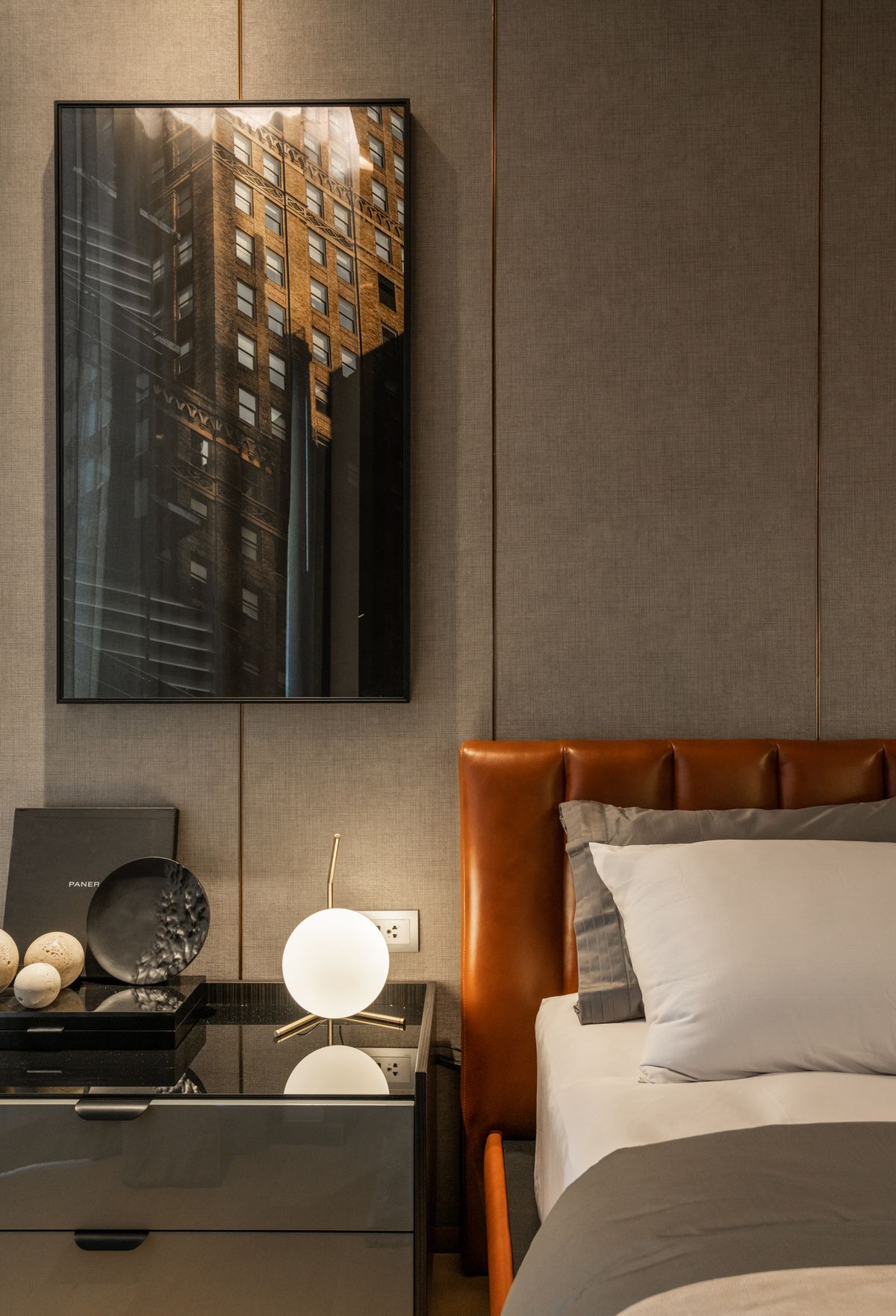 ขายคอนโดสาทร นราธิวาส : High rise 2 ห้องนอน ติด BTS สถานีเซ็นหลุยส์ 081-245-7349