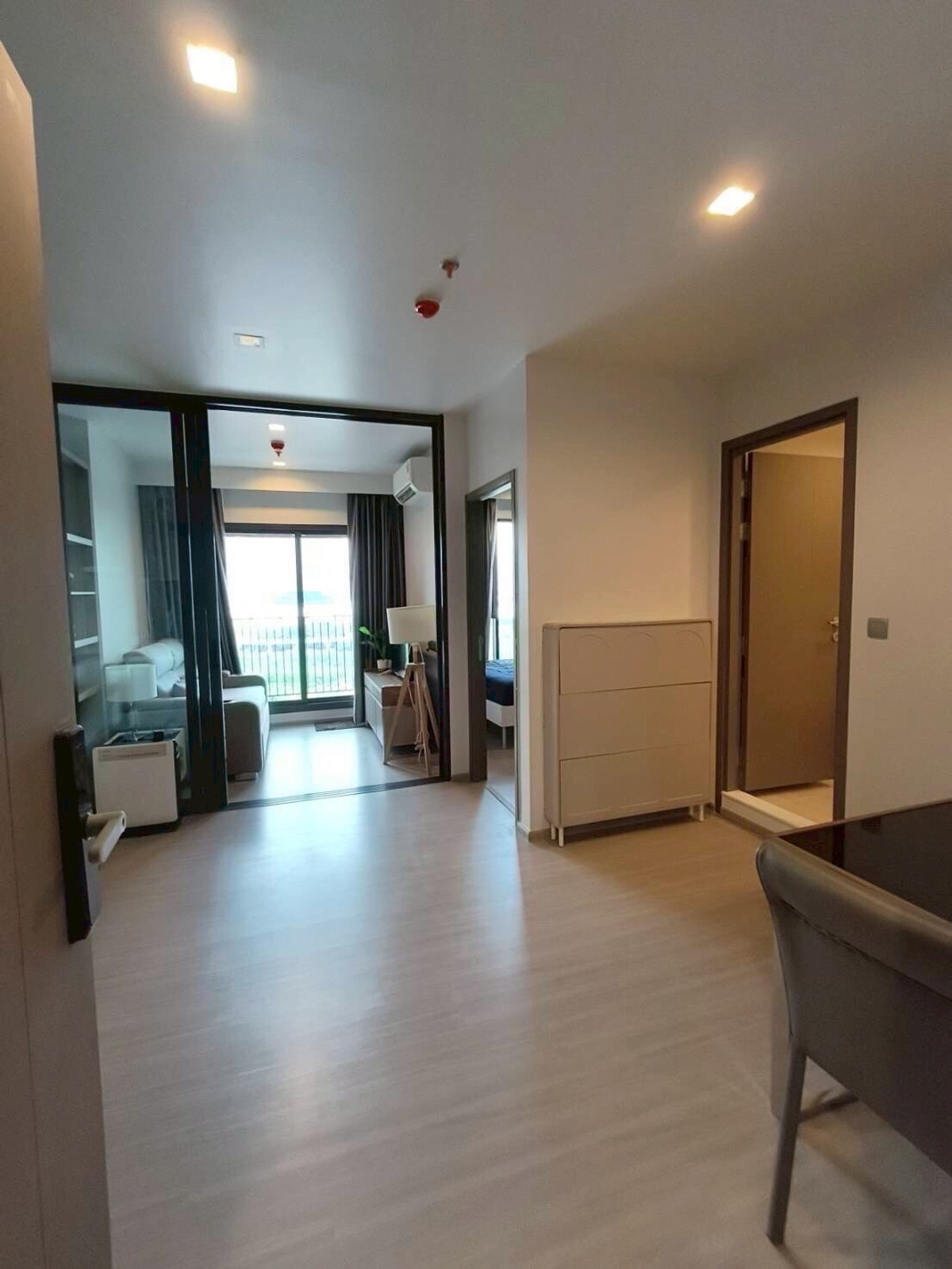 ให้เช่าคอนโดพระราม 9 เพชรบุรีตัดใหม่ RCA :  { FOR RENT } 1 BEDROOM PLUS 35 SQ.M -- Ready to move in -- CALL NOW 094-641-5974