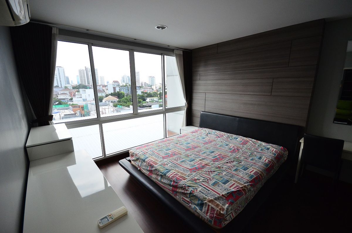 ขายคอนโดอ่อนนุช อุดมสุข : P-129559 🏢ต้องการขายคอนโด ดี 65 ซ. สุขุมวิท 65 แขวงพระโขนงเหนือ เขตวัฒนา กรุงเทพมหานคร Line Id: @easythaihome 085-592-2897