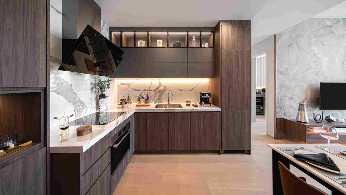 ขายคอนโดสาทร นราธิวาส : High rise 2 ห้องนอน ติด BTS สถานีเซ็นหลุยส์ 081-245-7349