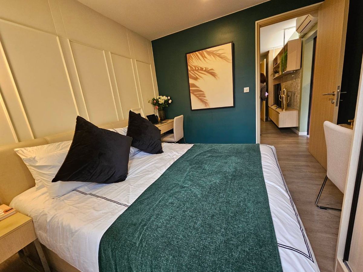 For SaleCondoSathorn, Narathiwat : Last Unit!!! Pool View 2 bed The Shade Sathorn close to MRT Klongtoei Station 081-245-7349