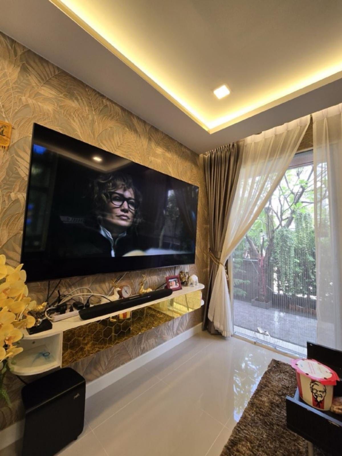 ให้เช่าบ้านปทุมธานี รังสิต ธรรมศาสตร์ : Prestige Future Rangsit - Rental 48,000 ฿ / Near Future park rangsit 1.7 km. / 4 Bed 3 Bath / Wall charges